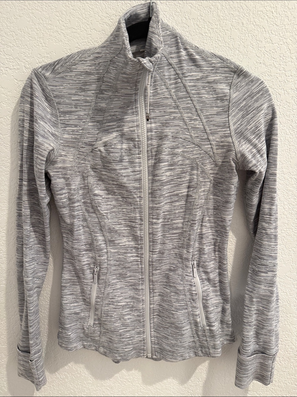 Lululemon Women's Light Gray Full-Zip Performance Jacket